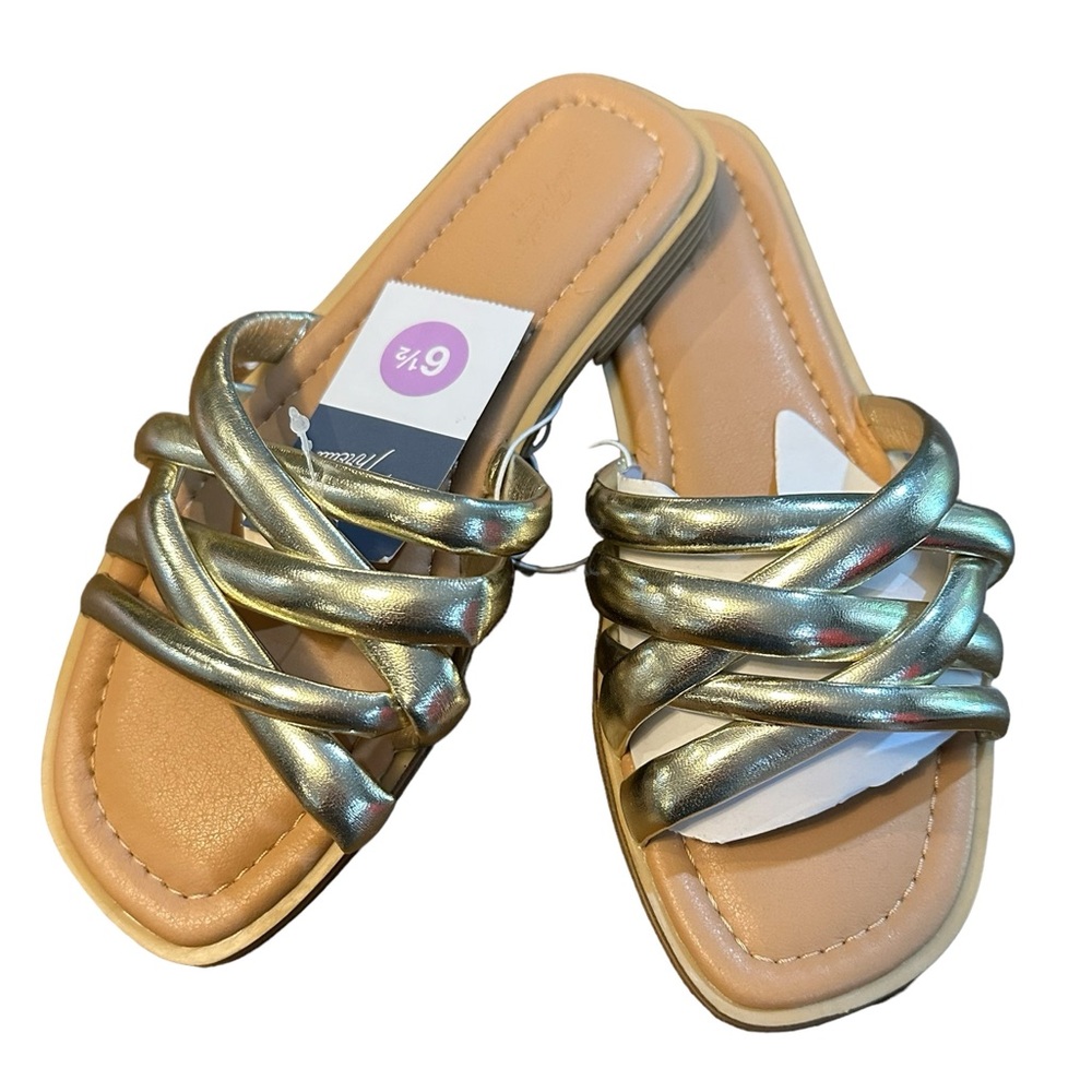 Universal Thread Rian Slide Sandals 6 1/2 memory foam metallic gold!‎ So cute!